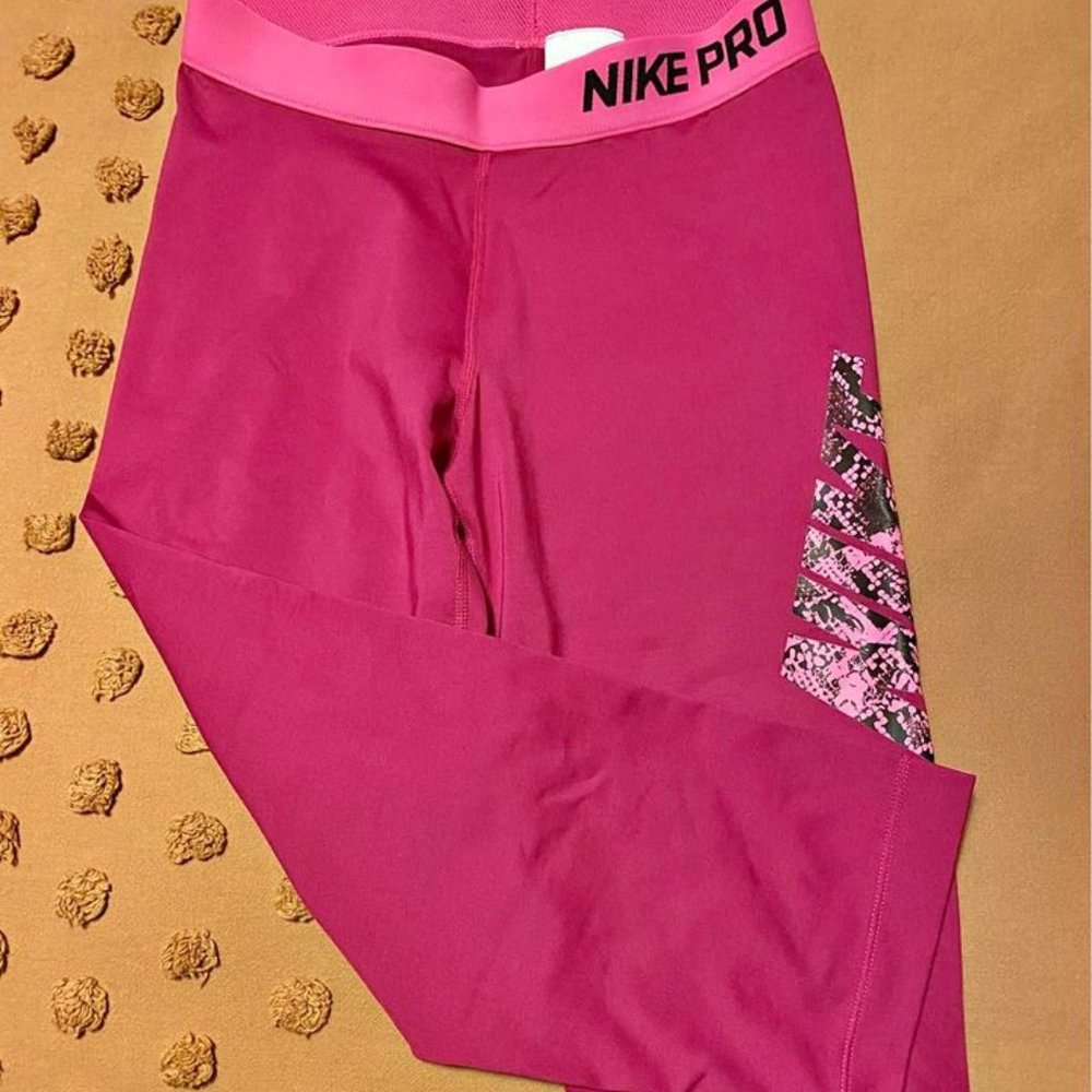 Nike Pro capri